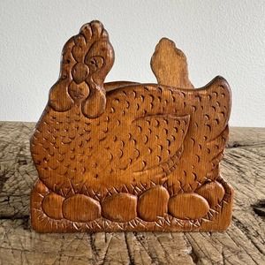 Vintage Hen Laying Eggs Wood Carved Napkin Holder Farmhouse Country Cottage